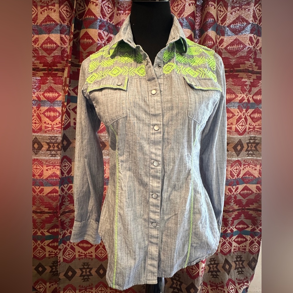 Rock & Roll Cowgirl Long Sleeve Button Up Western Shirt AMAZING EMBROIDERY Med.